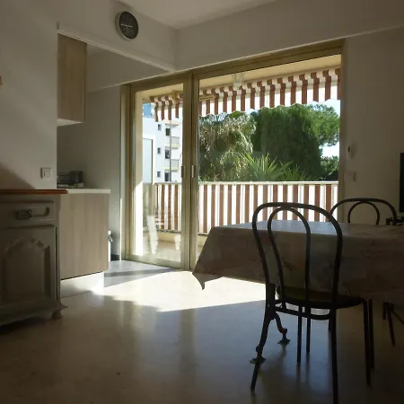 Studio A 50 M Du Port De St Laurent Du Var * Cros-de-Cagnes
