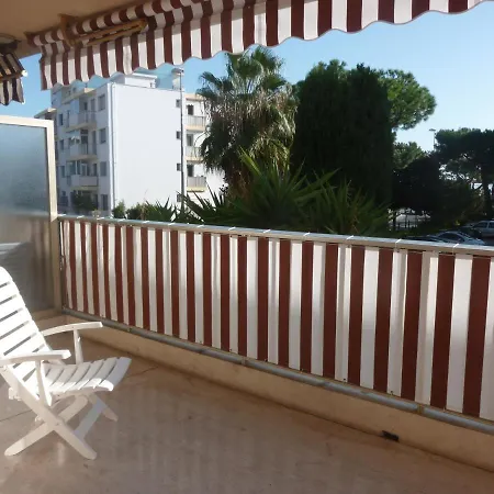 Appartement Studio A 50 M Du Port De St Laurent Du Var