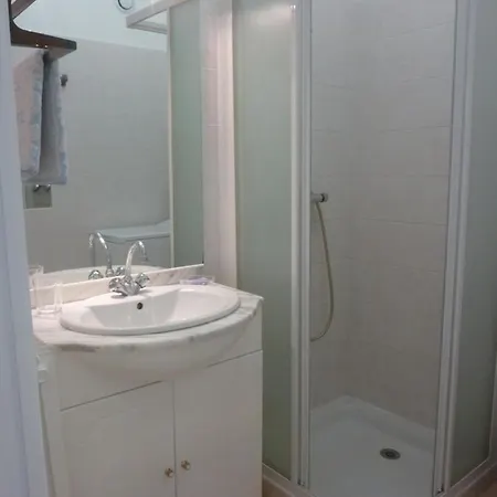 Studio A 50 M Du Port De St Laurent Du Var * Cros-de-Cagnes